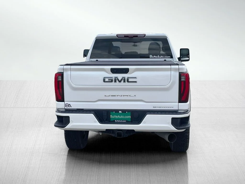 Used 2024 White Frost Tricoat GMC Denali Ultimate image 4