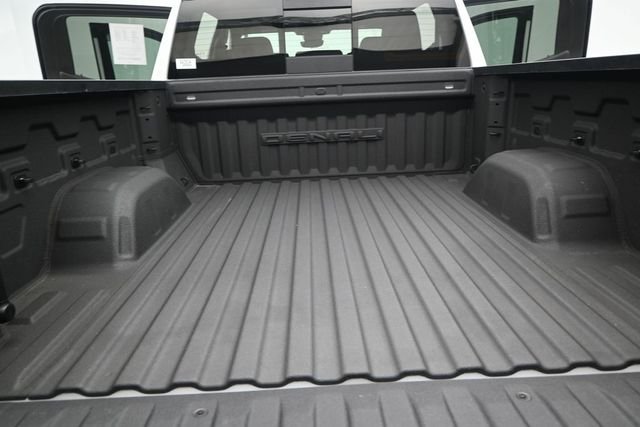 Used 2024 White Frost Tricoat GMC Denali image 15