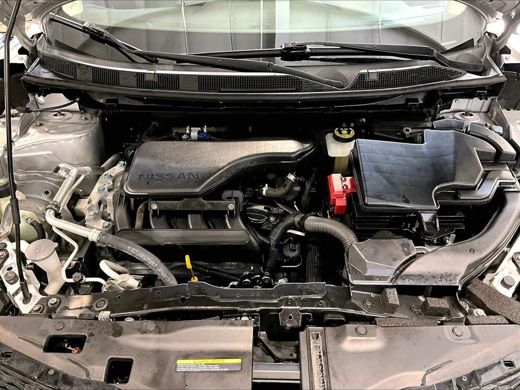 Used 2019 Silver Nissan S image 31