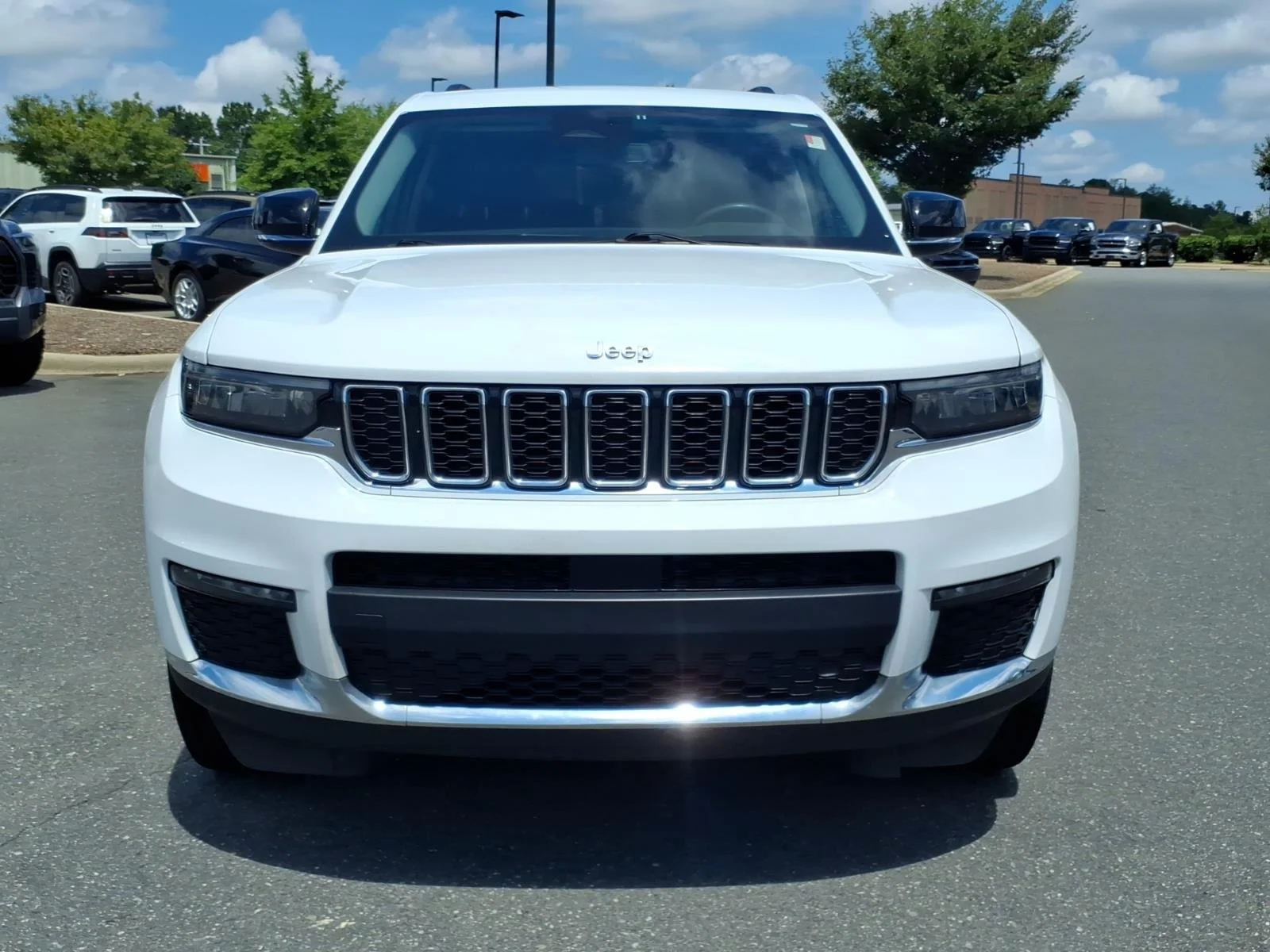 Used 2023 Bright White Clearcoat Jeep Limited image 13