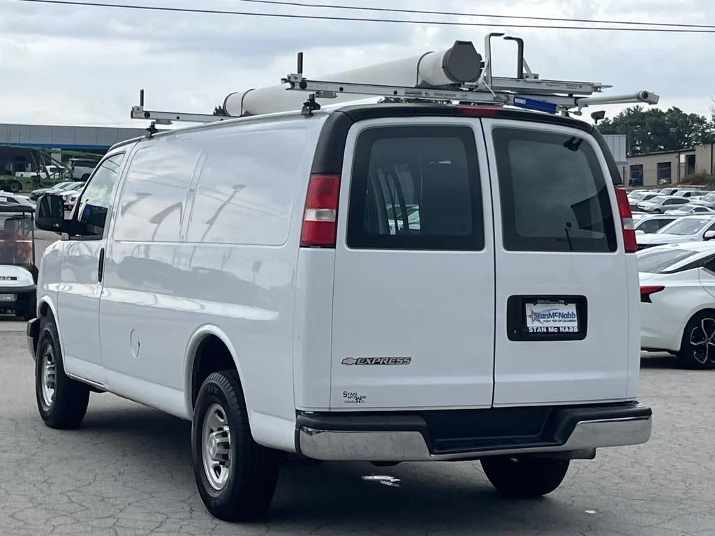 Used 2020 SUMMIT WHITE Chevrolet RWD 2500 Regular Wheelbase WT image 5