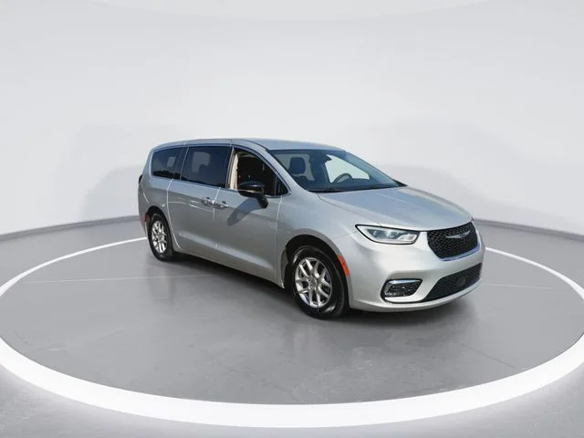 Used 2024 Silver Chrysler Touring L image 2