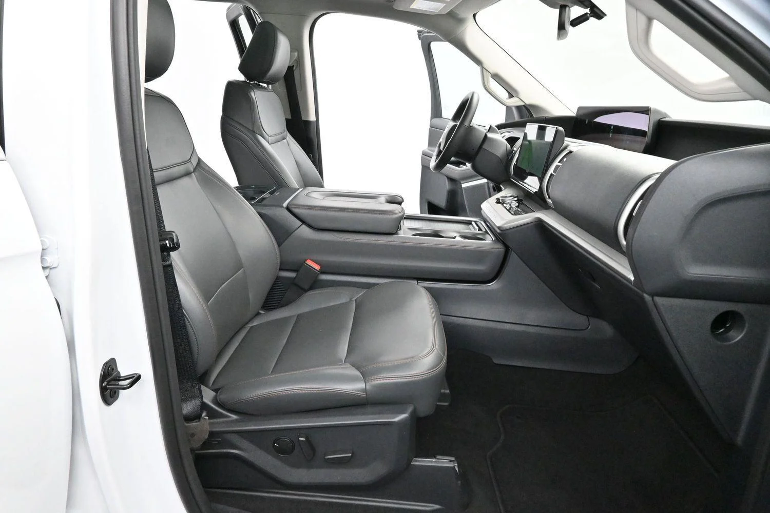 Used 2025 White Ford Active image 34