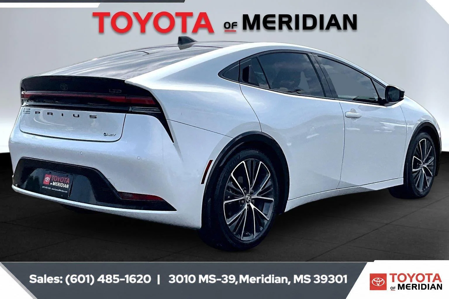 Used 2024 Wind Chill Pearl Toyota Limited image 11