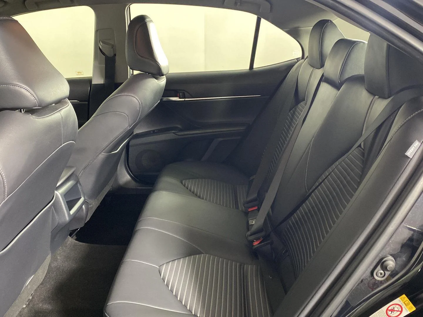 Used 2018 Midnight Black Metallic Toyota SE image 25