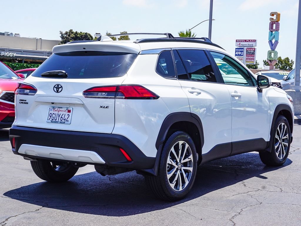 Used 2023 Beige Toyota XLE image 7