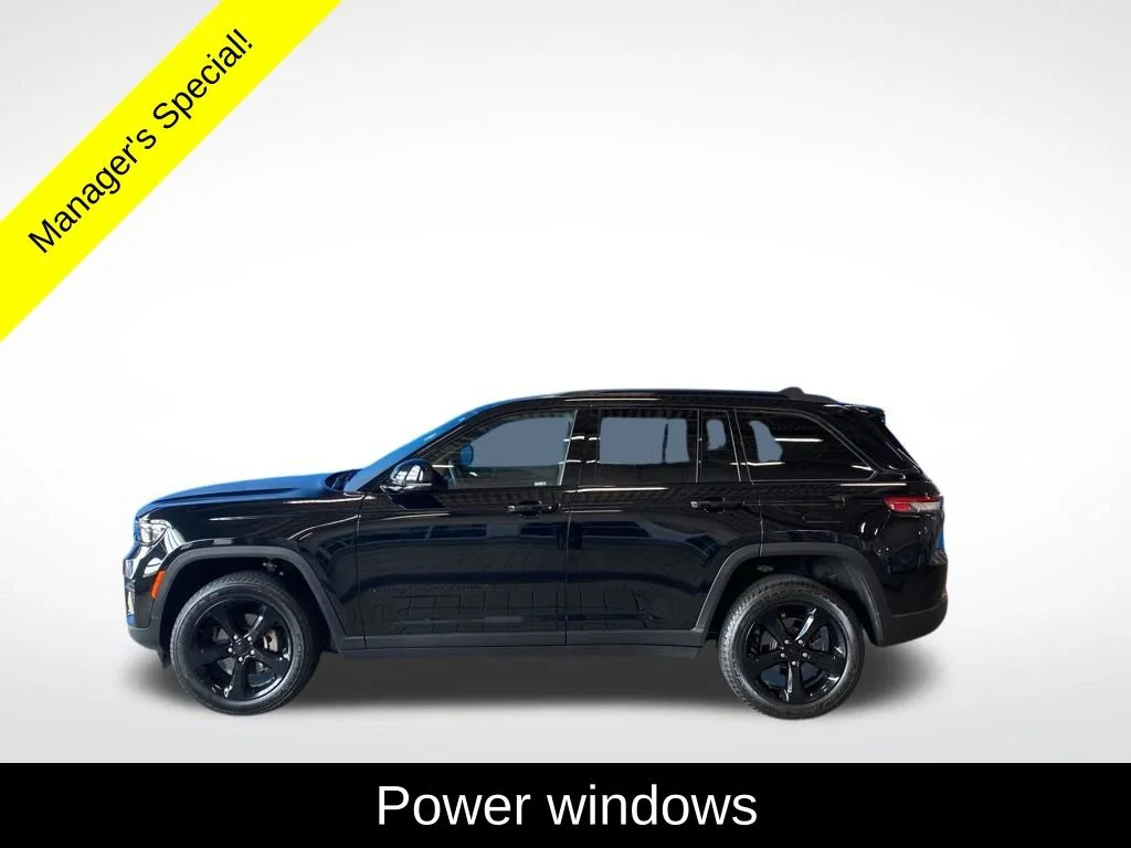 Used 2023 Black Jeep Altitude X image 15