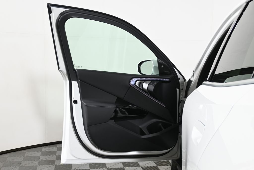 Used 2026 Alpine White BMW 30 xDrive image 27
