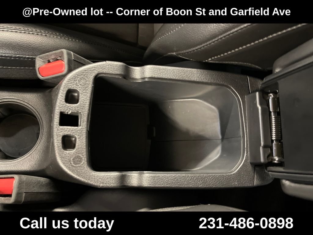 Used 2021 Gray Jeep Latitude image 27