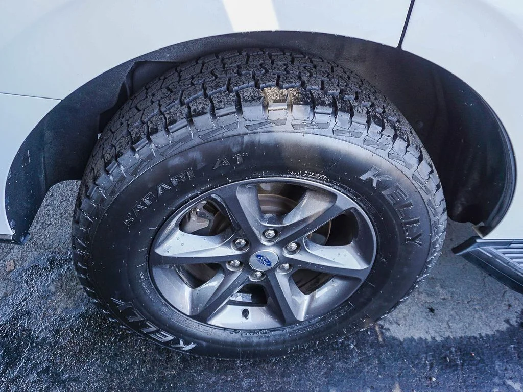 Used 2021 White Ford XL image 9