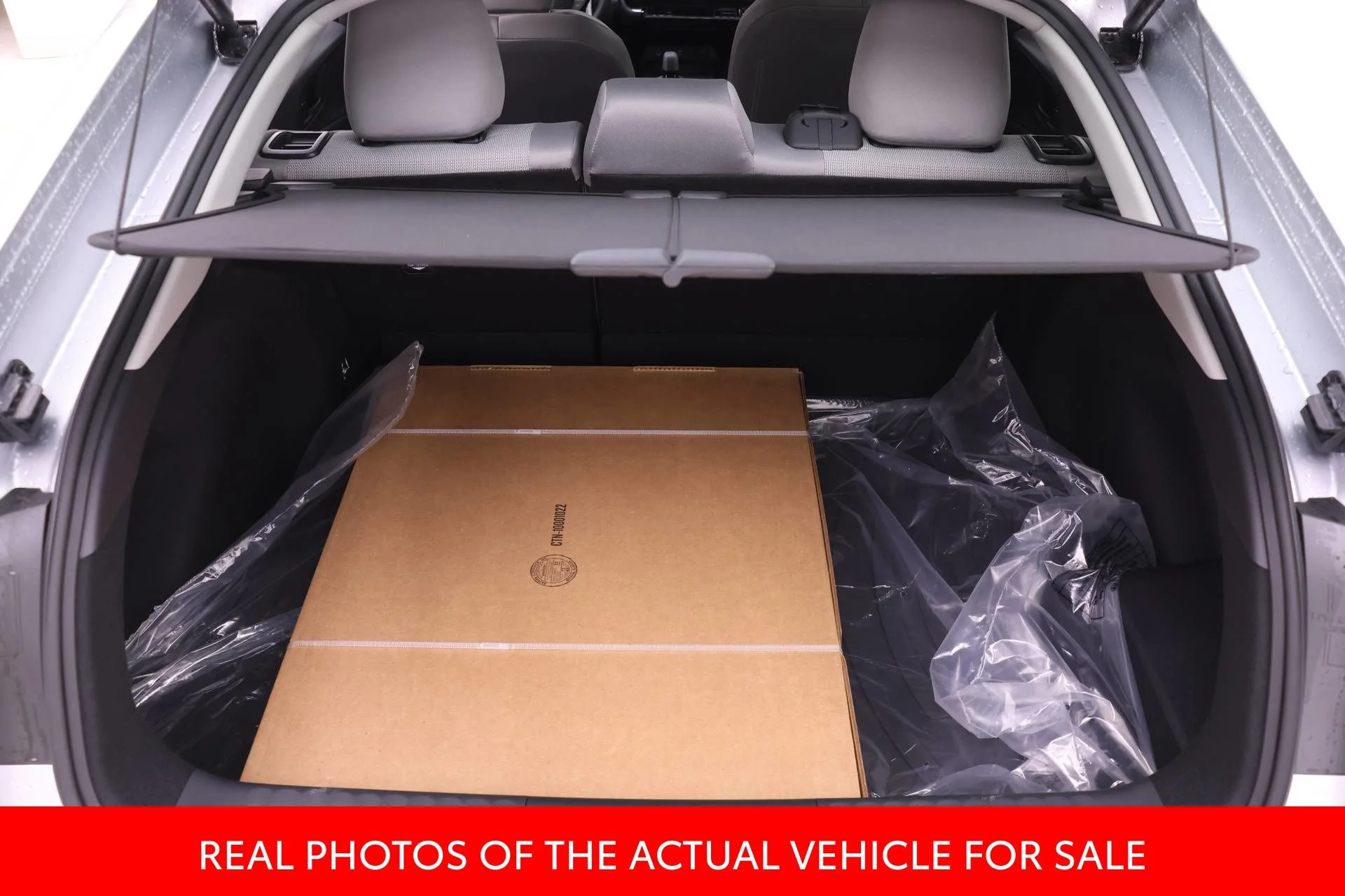 2026 Toyota Prius LE - Photo 15