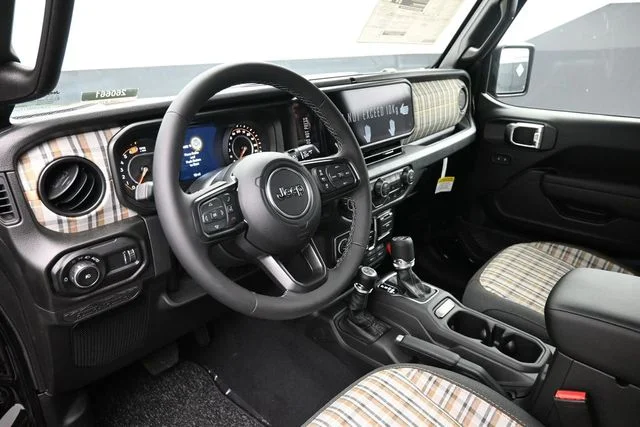 New 2026 Black Clear-Coat Exterior Paint Jeep 85th Anniversary Edition image 14