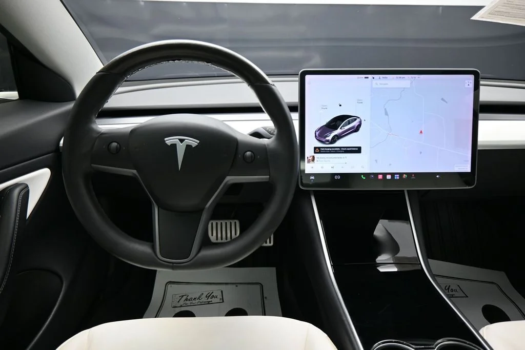 Used 2020  Tesla Performance image 15