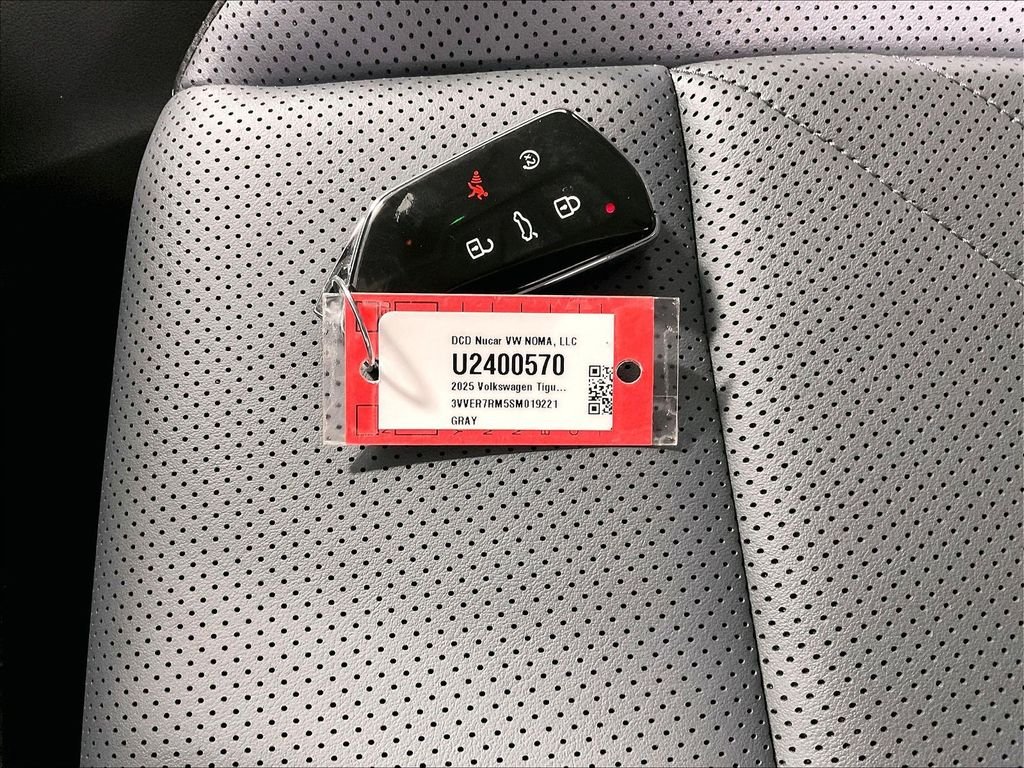 Certified Used 2025 Gray Volkswagen 2.0T SE image 31