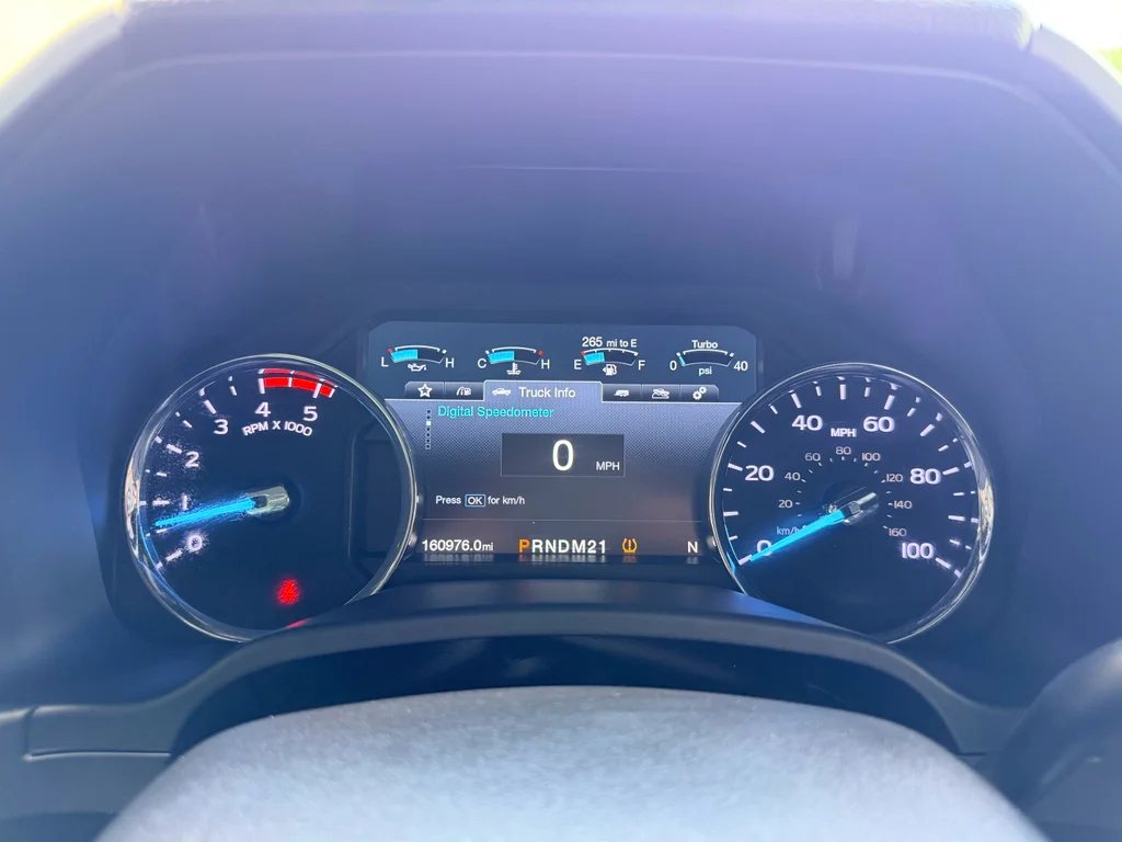 Used 2018 White Platinum Metallic Tri-Coat Ford Platinum image 21