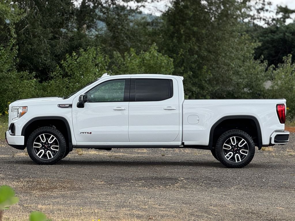 Used 2022 Summit White GMC AT4 image 4
