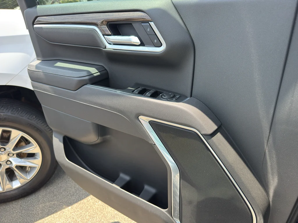 Used 2026 Black Chevrolet LT image 21