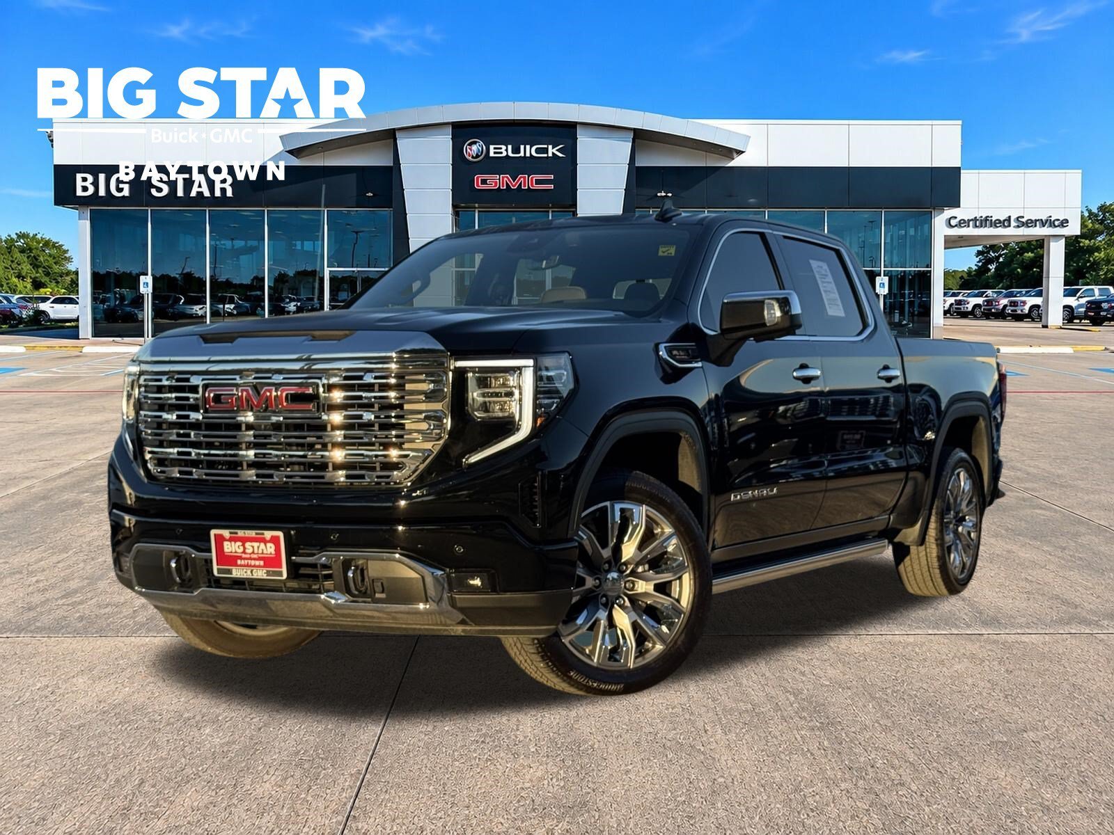Used 2025 Onyx Black GMC Denali image 1