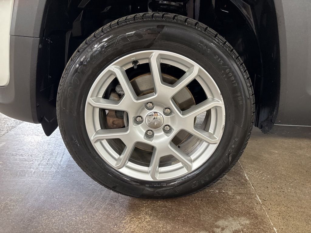 Used 2019 White Jeep Sport image 9