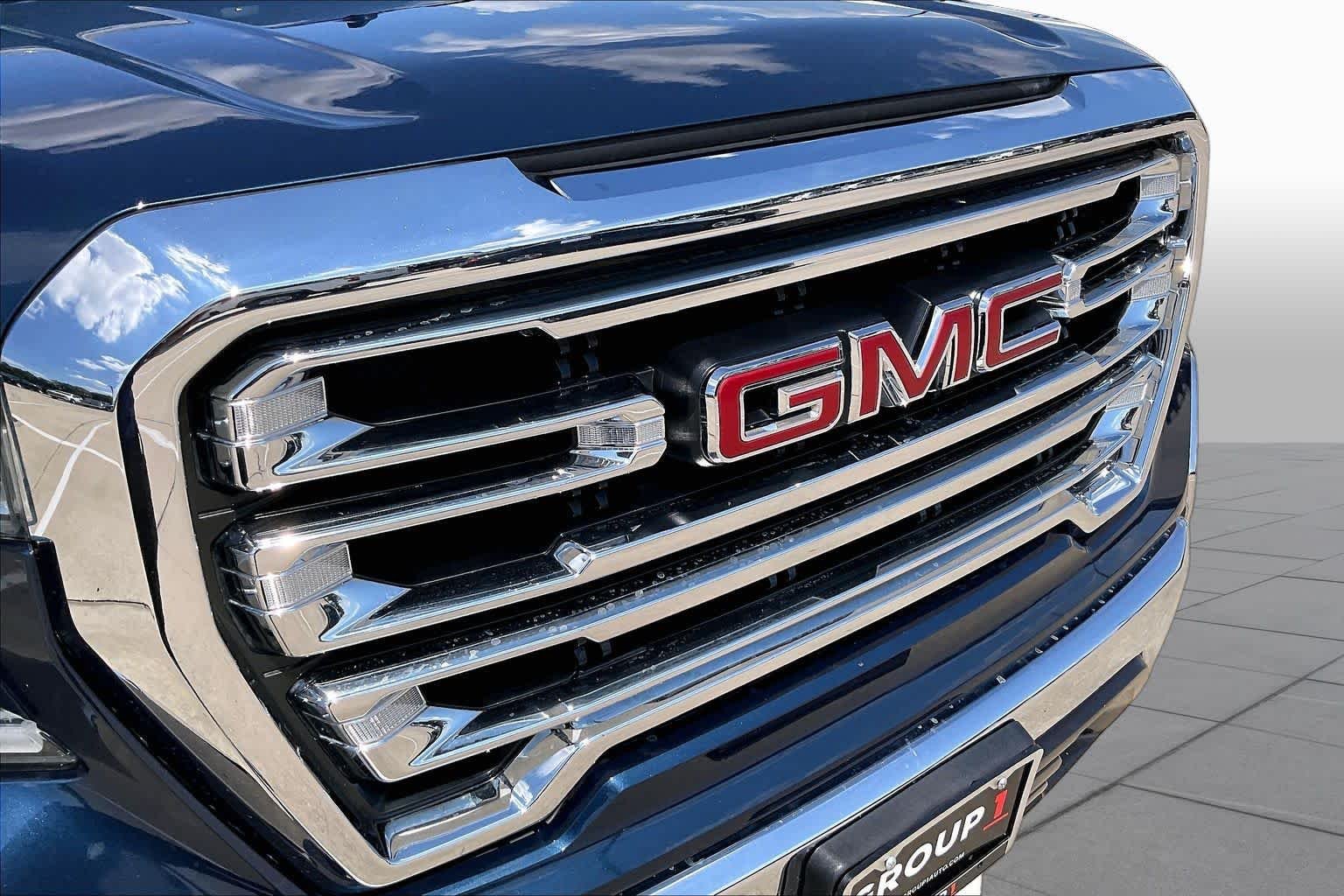 Used 2019 Pacific Blue Metallic GMC SLT image 28