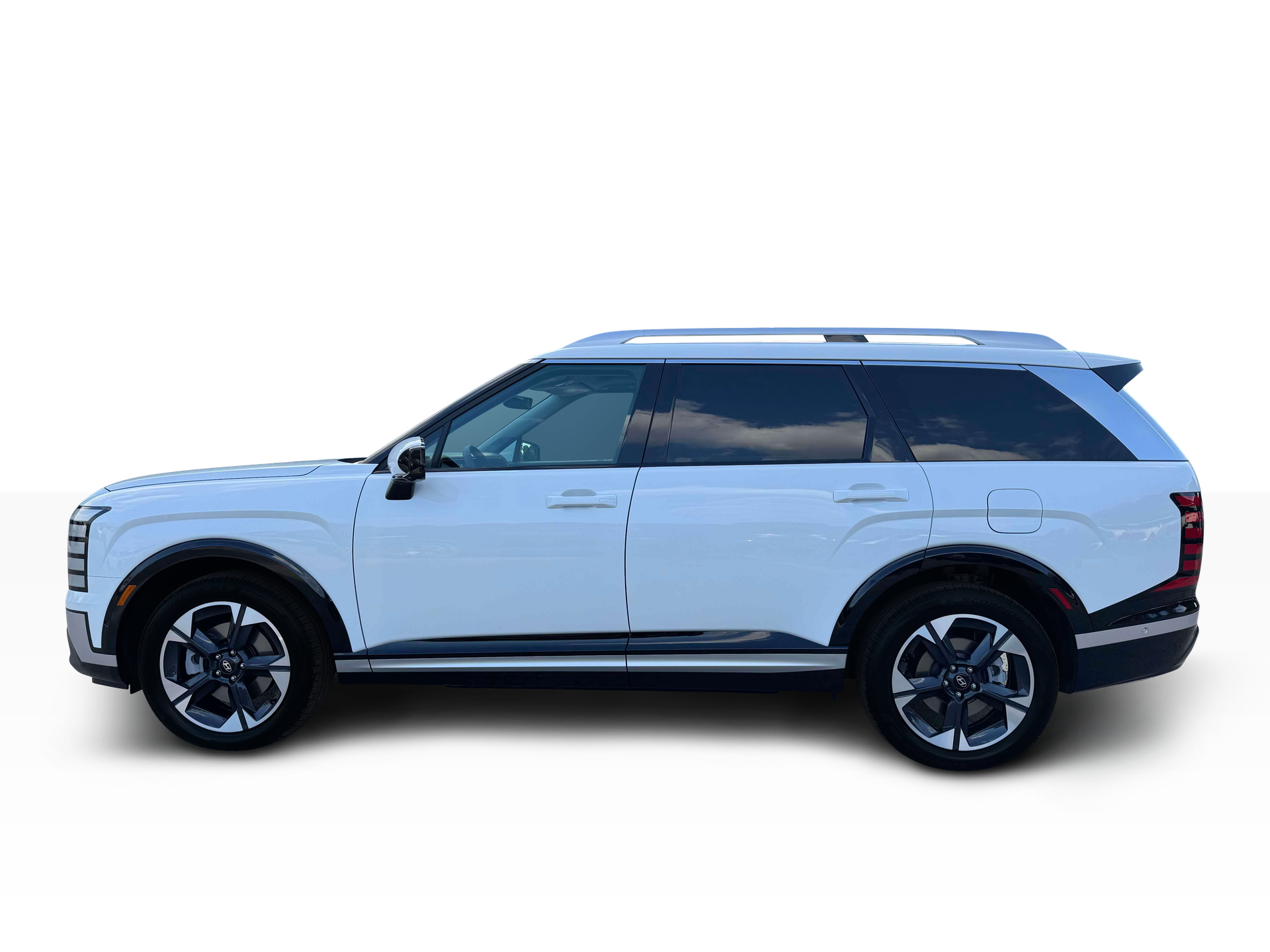 New 2027 Creamy White Pearl Hyundai Limited image 18