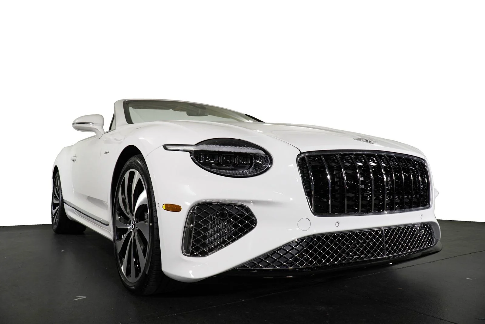 New 2026 White Bentley  image 9