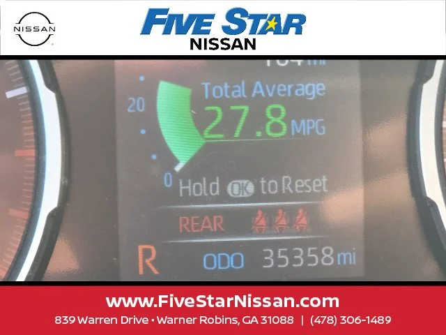 Used 2022  Toyota XLE Premium image 22