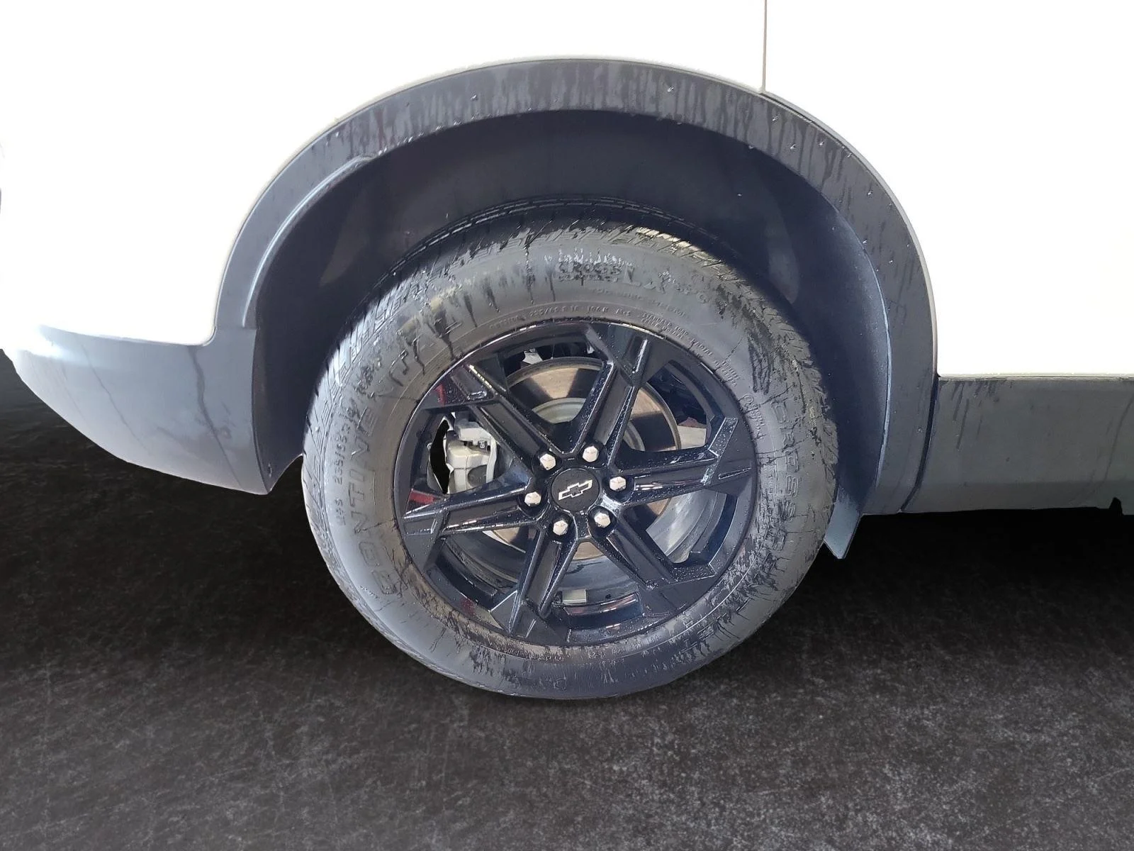 Used 2024 Summit White Chevrolet LT image 24