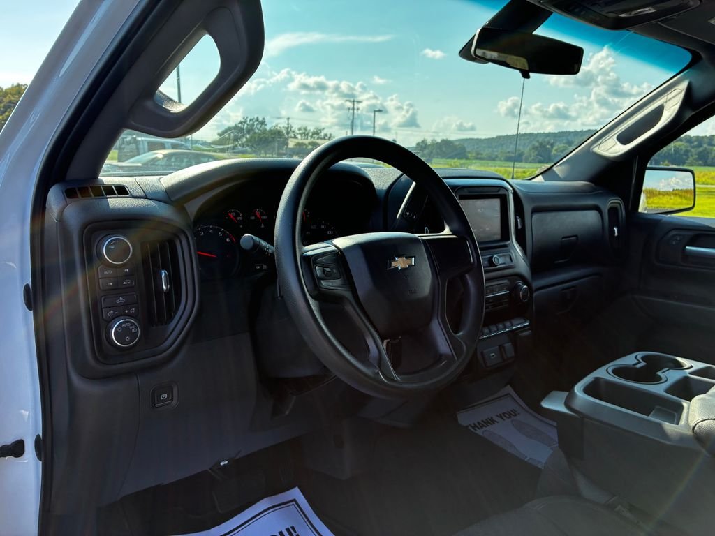 Used 2020 White Chevrolet Custom image 11