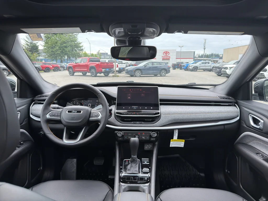 2026 Jeep Compass 85th Anniversary - Photo 16