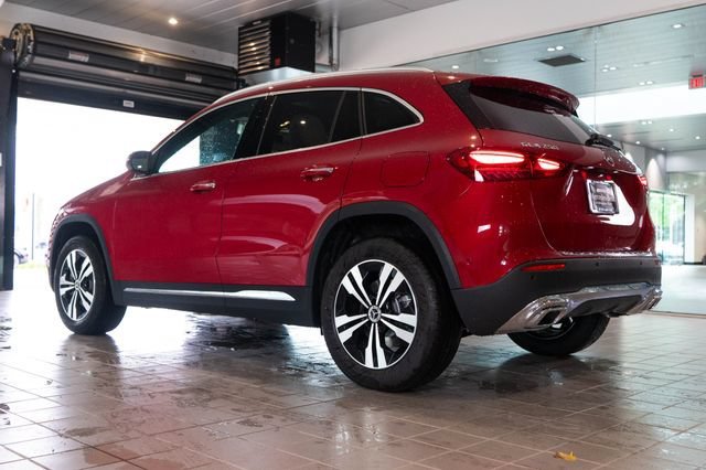 New 2026 MANUFAKTUR Patagonia Red Metallic Mercedes-Benz GLA 250 image 42