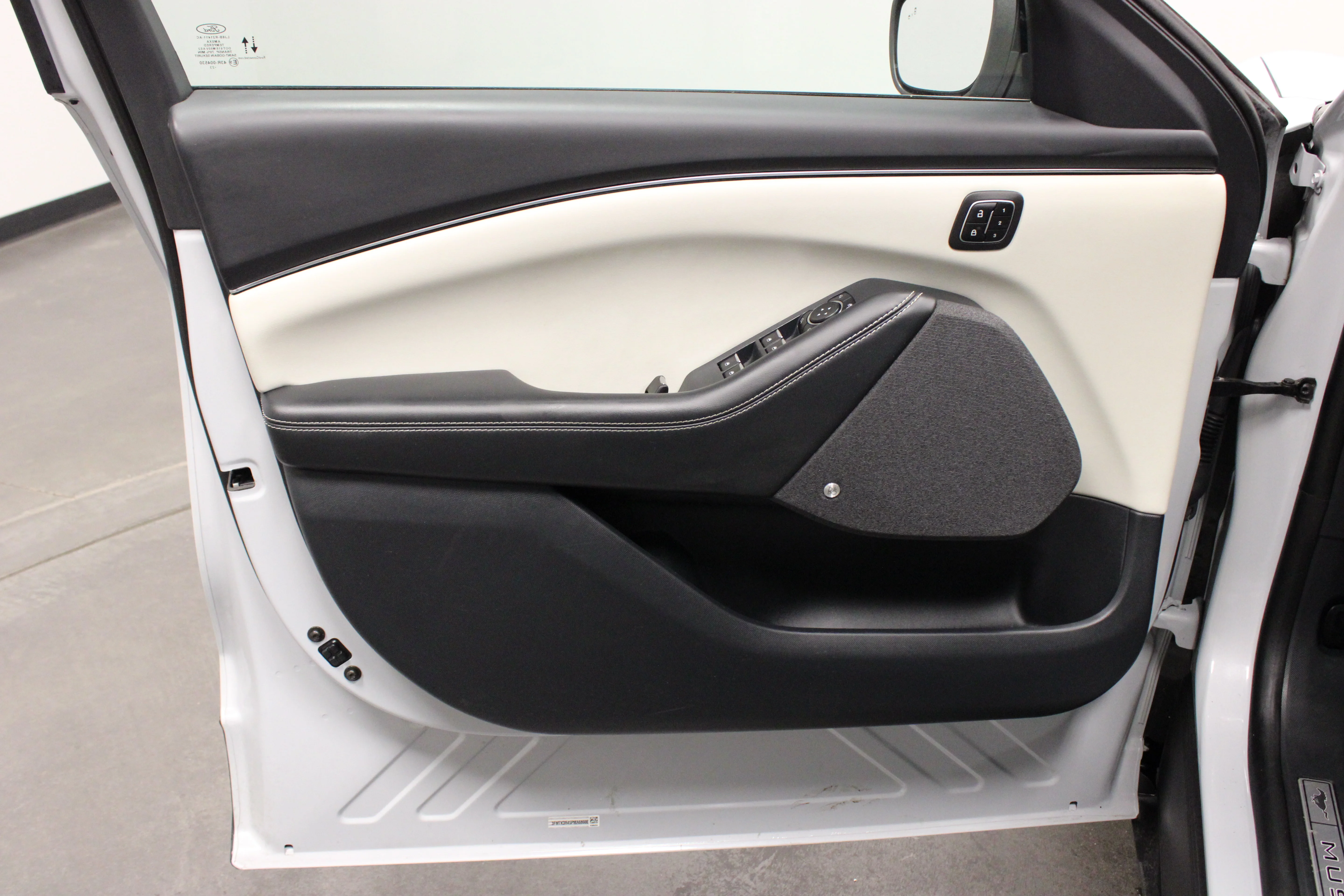 Used 2023 White Metallic Ford Premium image 19