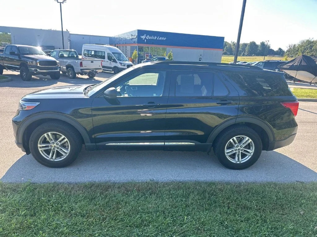 Used 2020 Black Ford XLT image 6