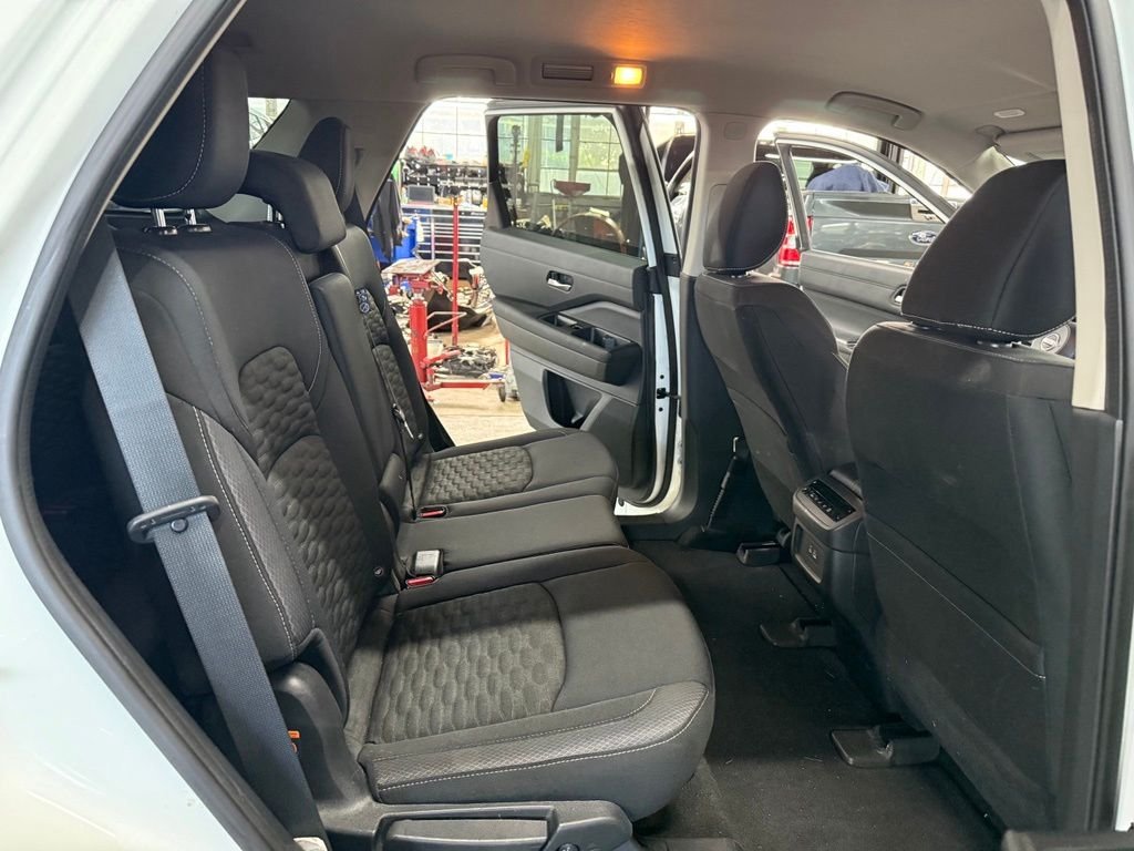 Used 2022 White Nissan S image 9