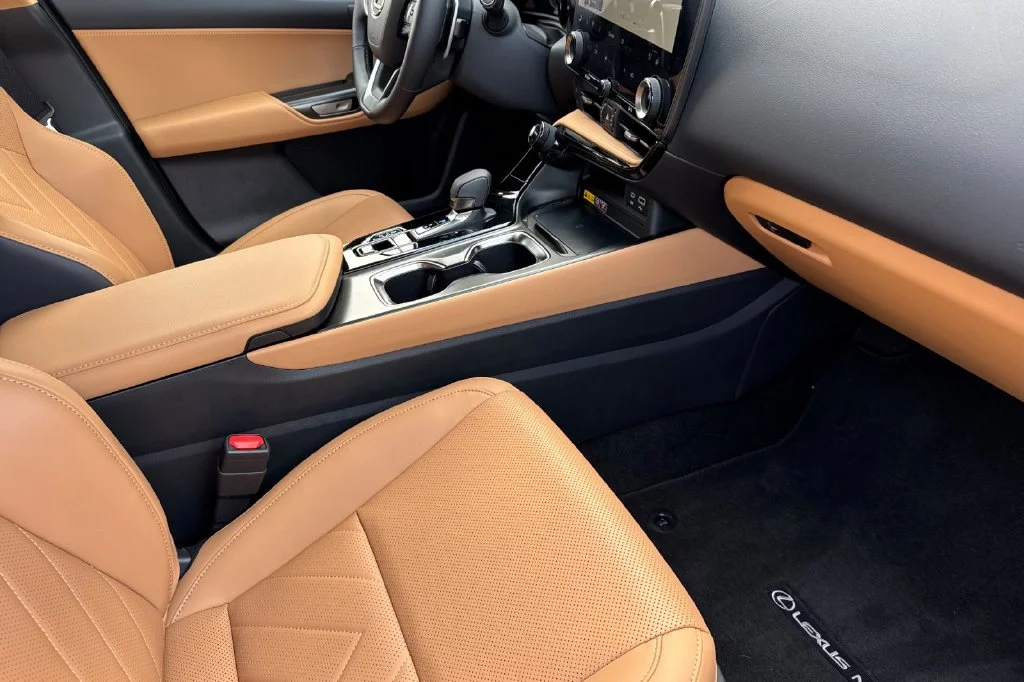 2026 Lexus NX 450h+ Premium - Photo 16
