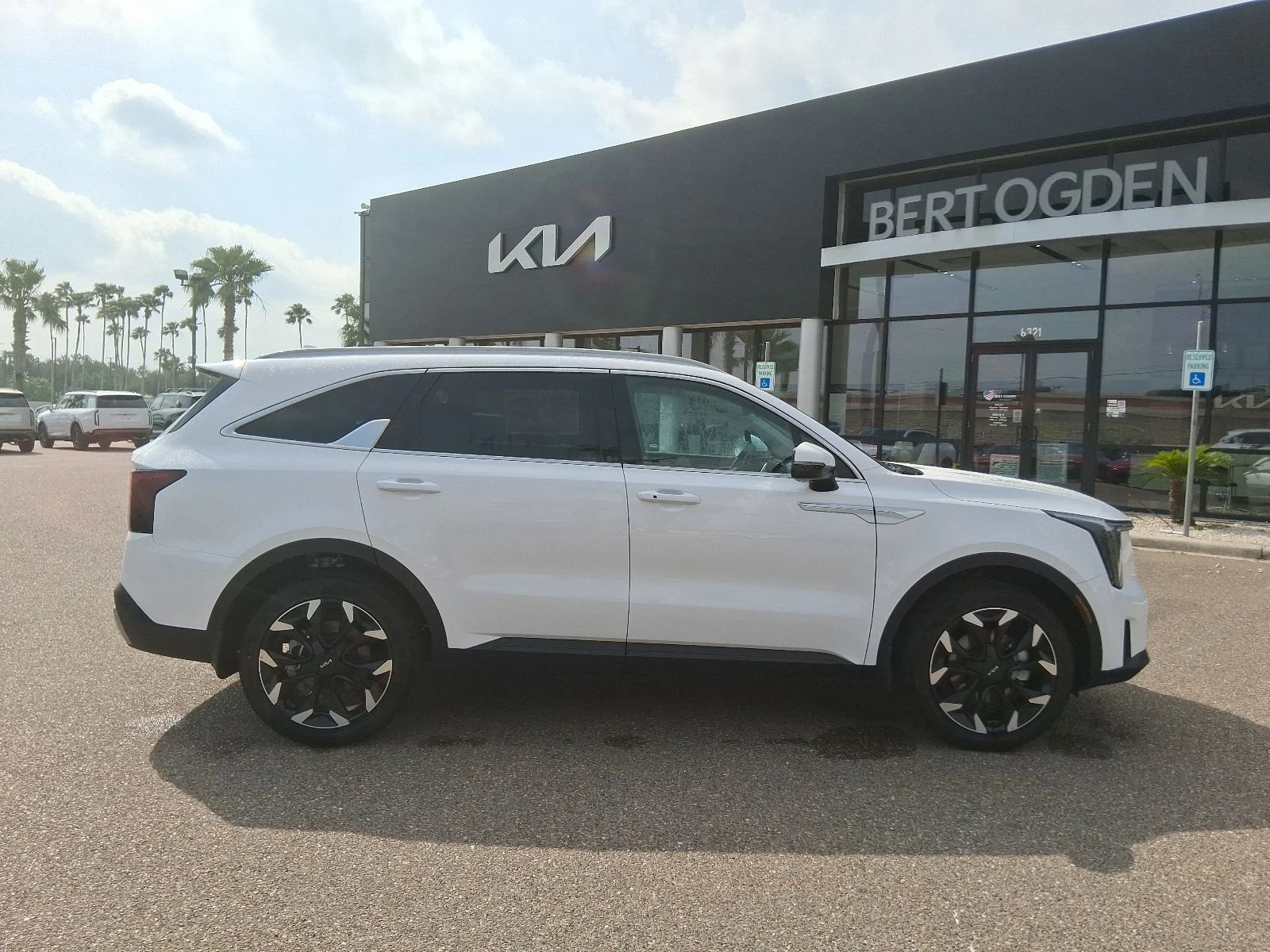 New 2026 White Kia EX image 3