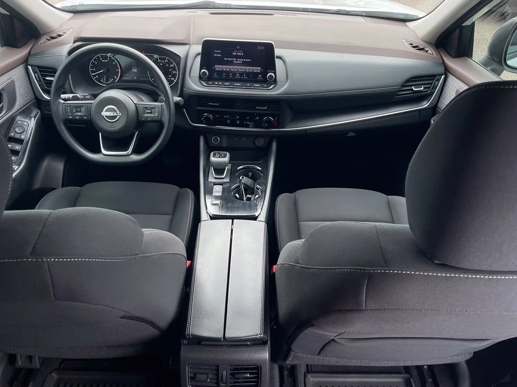 Used 2023 White Nissan S image 15