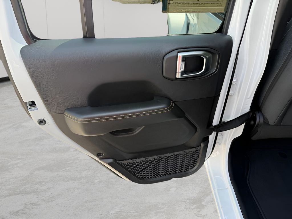 Used 2025 Bright White Clearcoat Jeep Sahara image 10