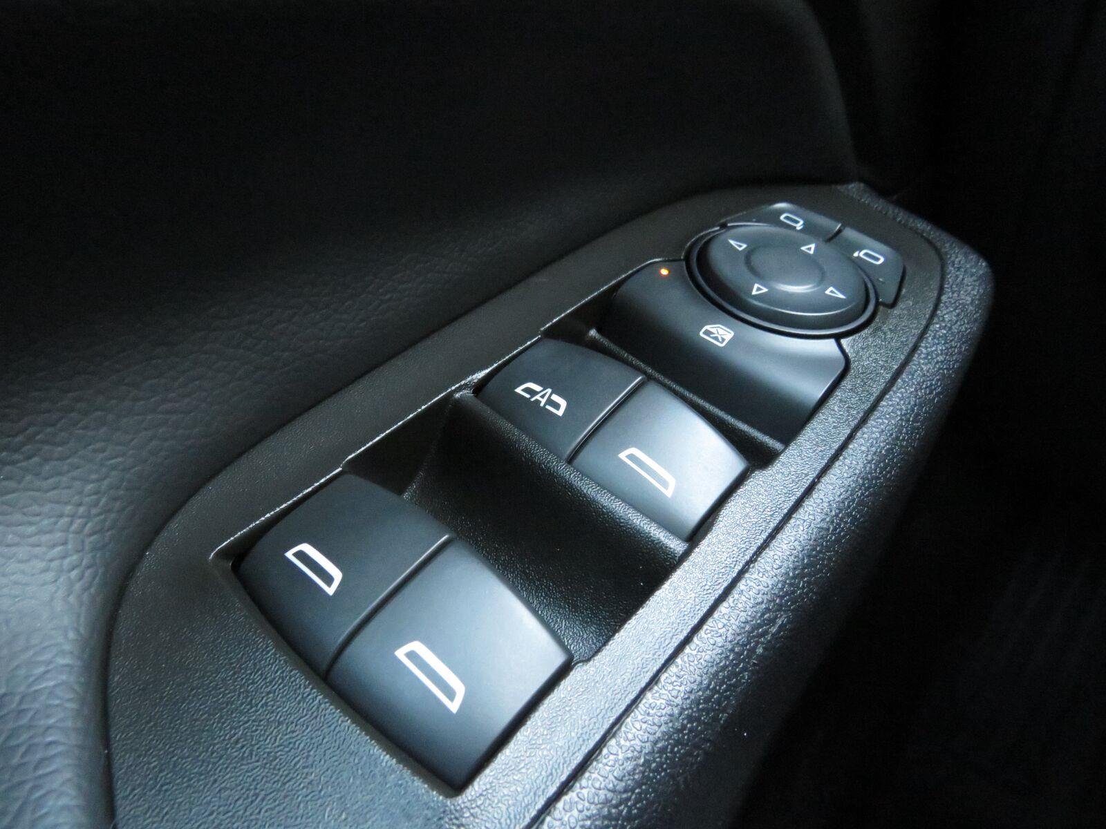 Used 2024 Summit White Chevrolet LT image 31