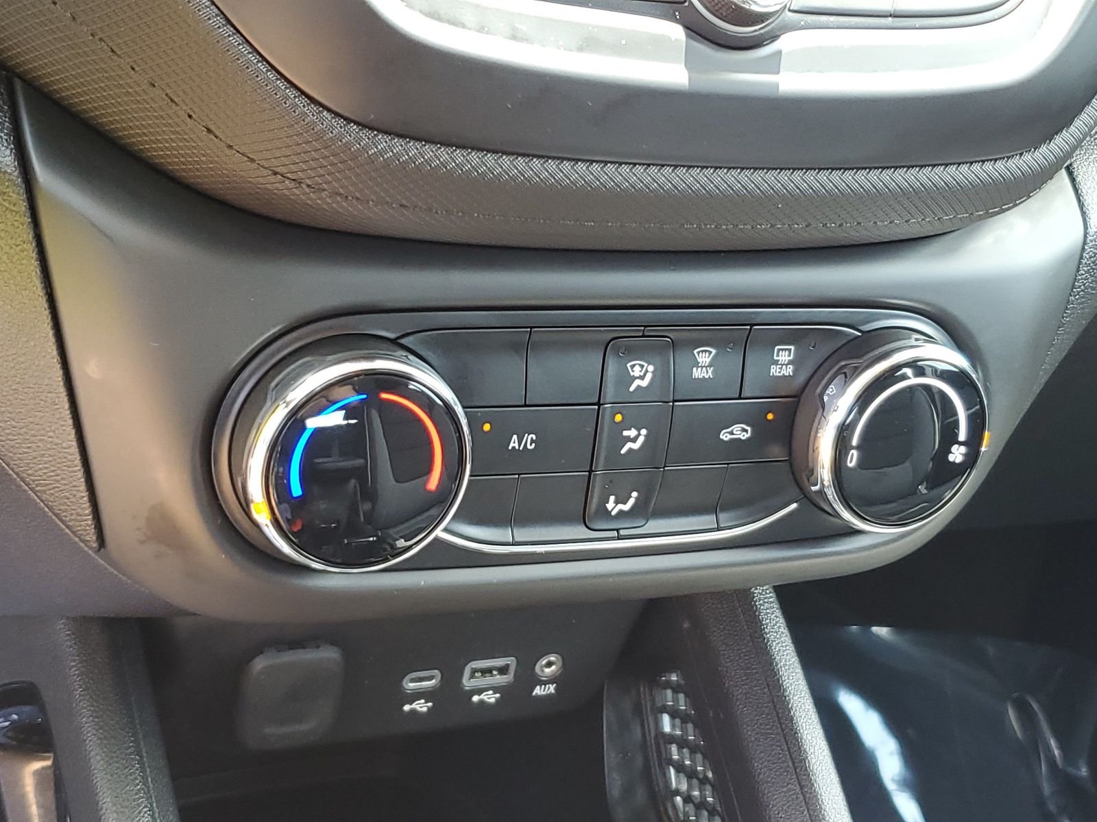 Used 2022 White Chevrolet LS image 16
