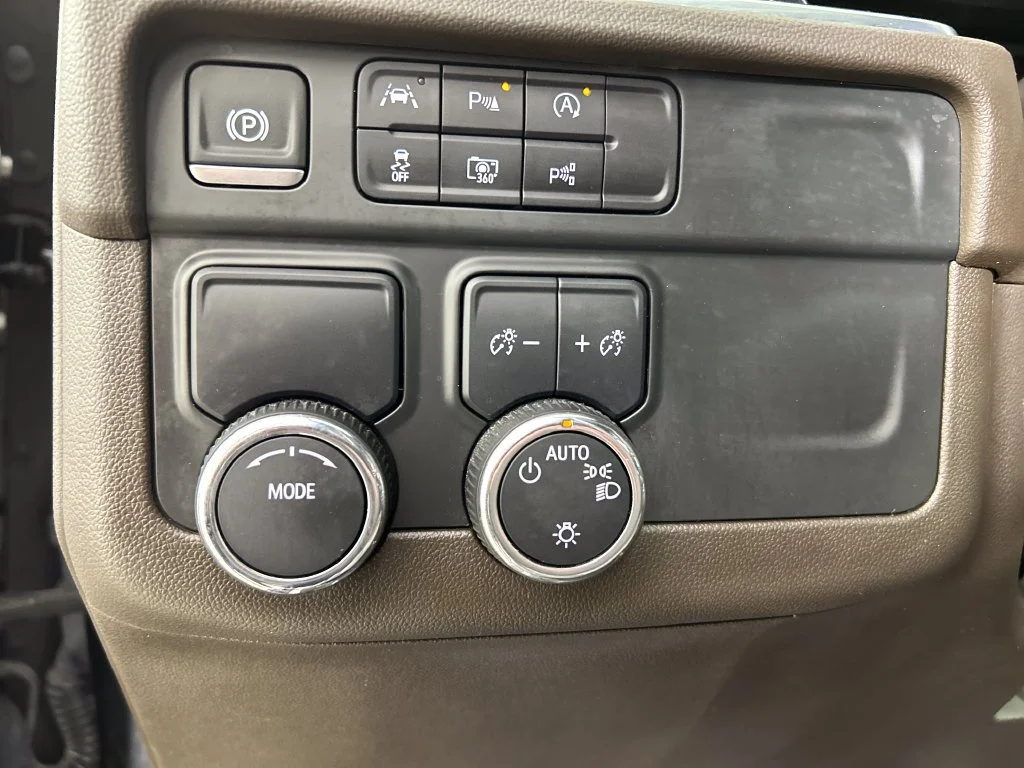 Used 2025 Black Chevrolet LT image 15