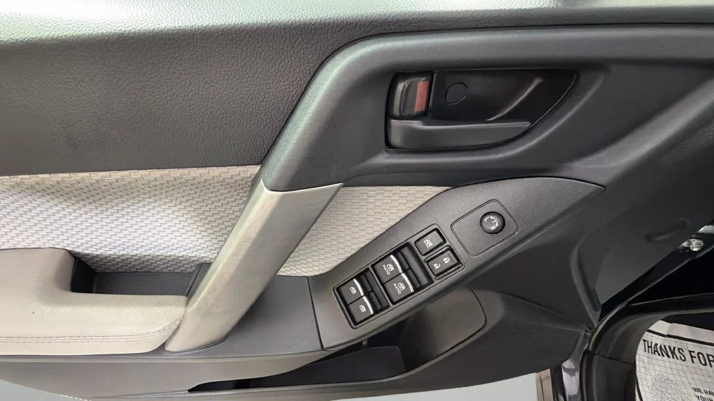 Used 2017 Gray Subaru 2.5i Premium image 20