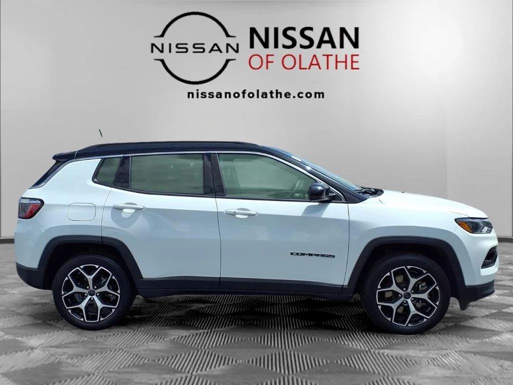 Used 2025 White Jeep Limited image 28