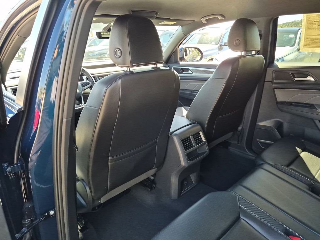 Used 2022  Volkswagen 2.0T SE image 35
