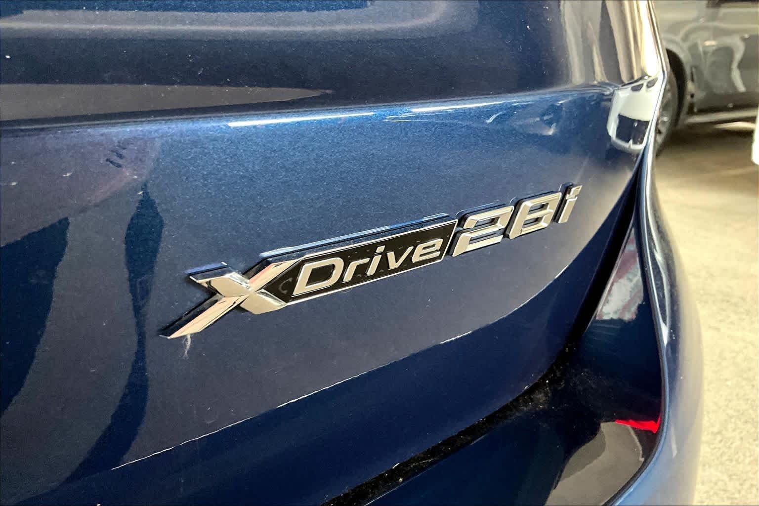 Certified Used 2025 Phytonic Blue Metallic BMW xDrive28i image 9