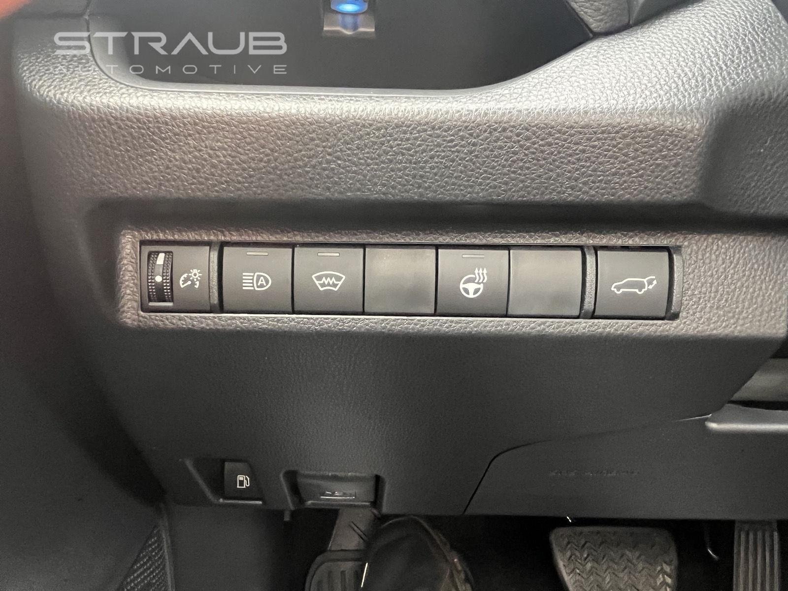 Used 2017 Blizzard Pearl Toyota Limited image 22