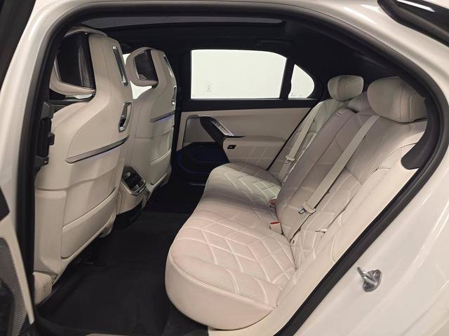 Used 2023 Alpine White BMW 760i xDrive image 4
