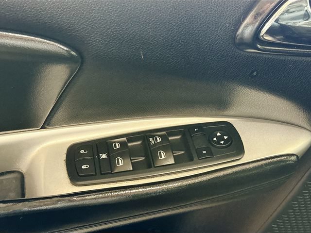 Used 2016 Granite Crystal Metallic Clearcoat Dodge SXT image 17