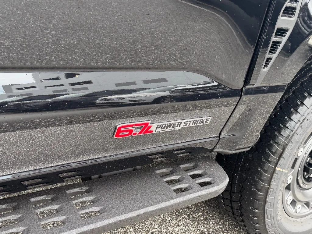 New 2027 Agate Black Metallic Ford F-250® XLT image 7