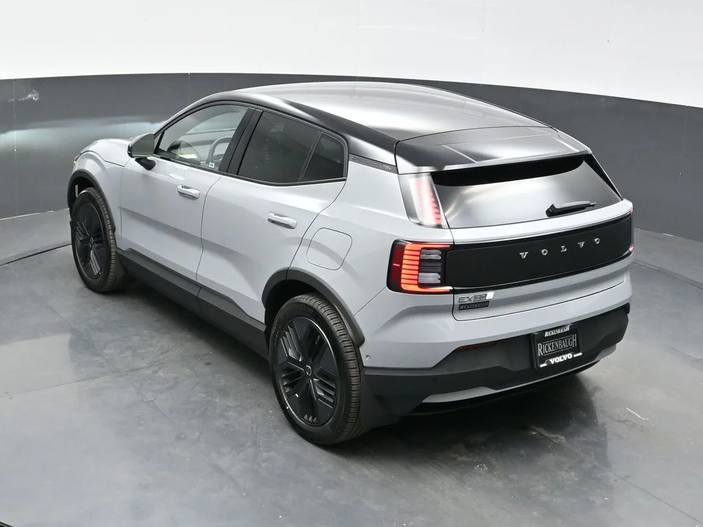 New 2026 Vapour Grey Volvo Twin Motor Cross Country Ultra image 36